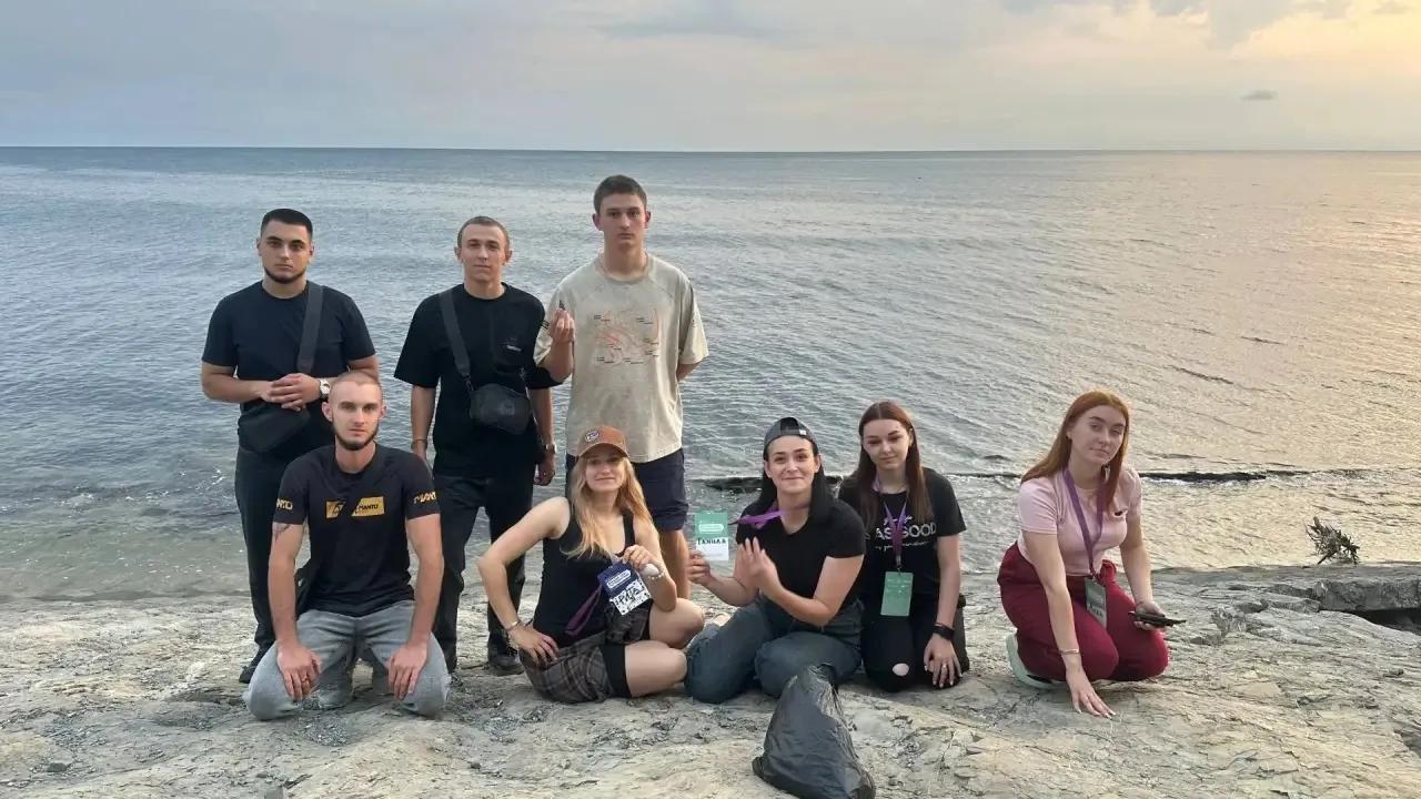 🏞 Новые маршруты и впечатления: студенты ХАУ на туристическом слёте!